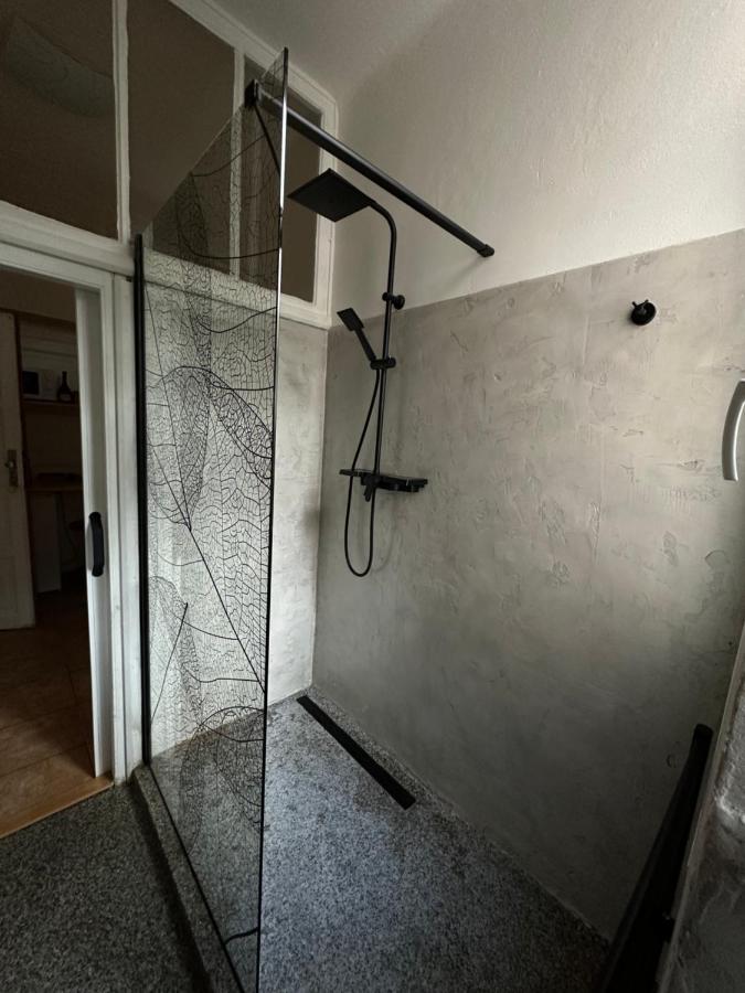 Apartman Lucian ปราก ภายนอก รูปภาพ